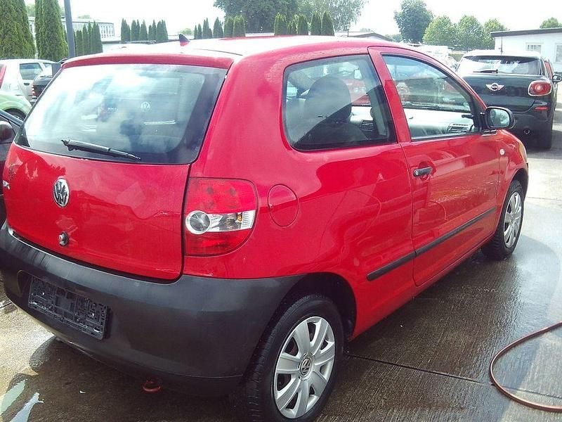 Gebraucht VW Fox Basis 54 PS (39 kW) 2010 Rot Kleinwagen