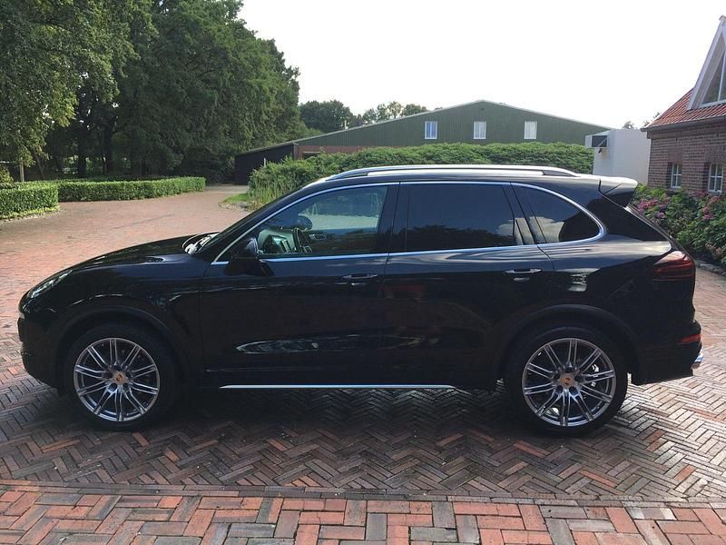 Gebraucht Porsche Cayenne 262 PS (192 kW) 2016 Schwarz SUV