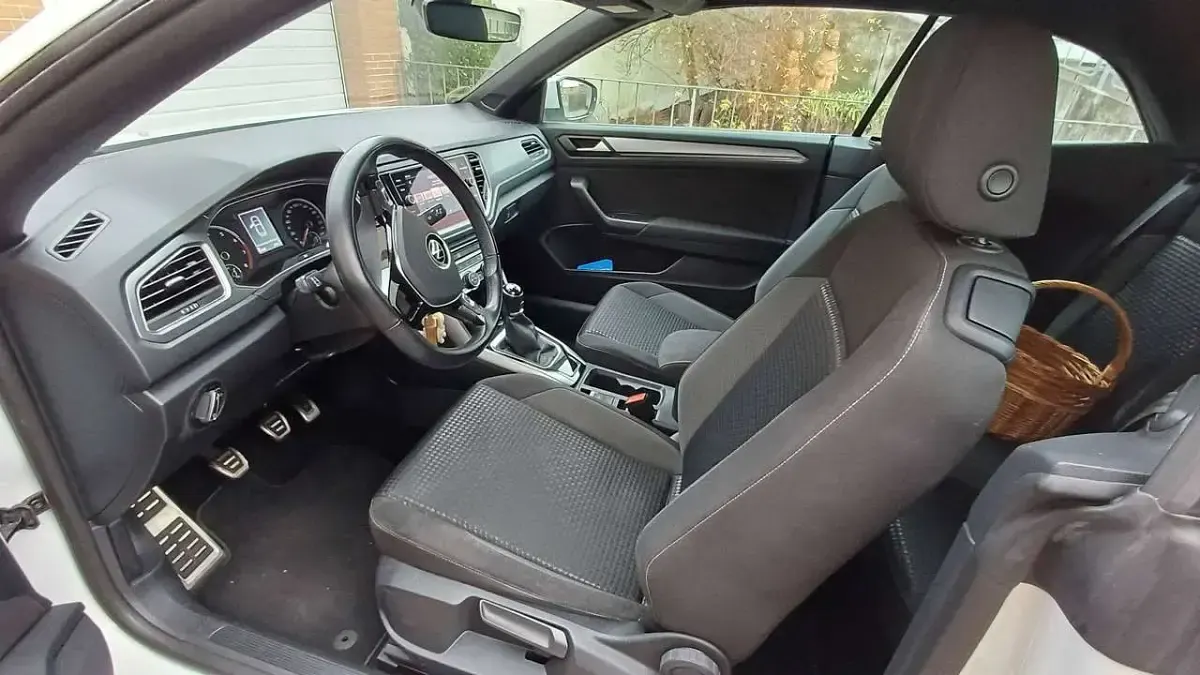 Gebraucht VW T-Roc Cabriolet Active 110 PS (80 kW) 2021 Weiß Cabrio