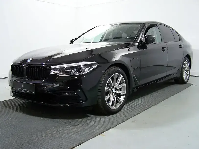Gebraucht BMW 530e Sport Line 252 PS (185 kW) 2020 Schwarz Limousine