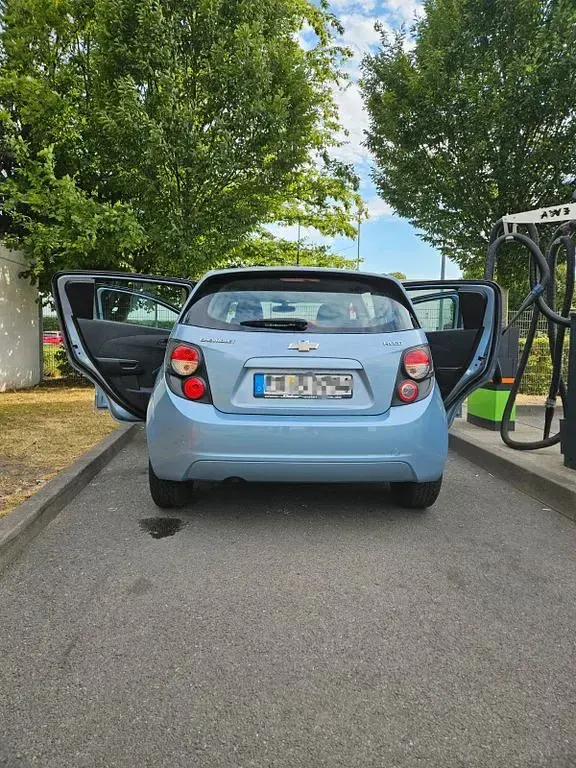 Gebraucht Chevrolet Aveo LT 86 PS (63 kW) 2013 Blau Limousine