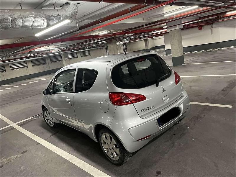 Grau Gebraucht 2007 Mitsubishi Colt Limousine | 3.200 € (Fairer Preis) - Bild 1/4