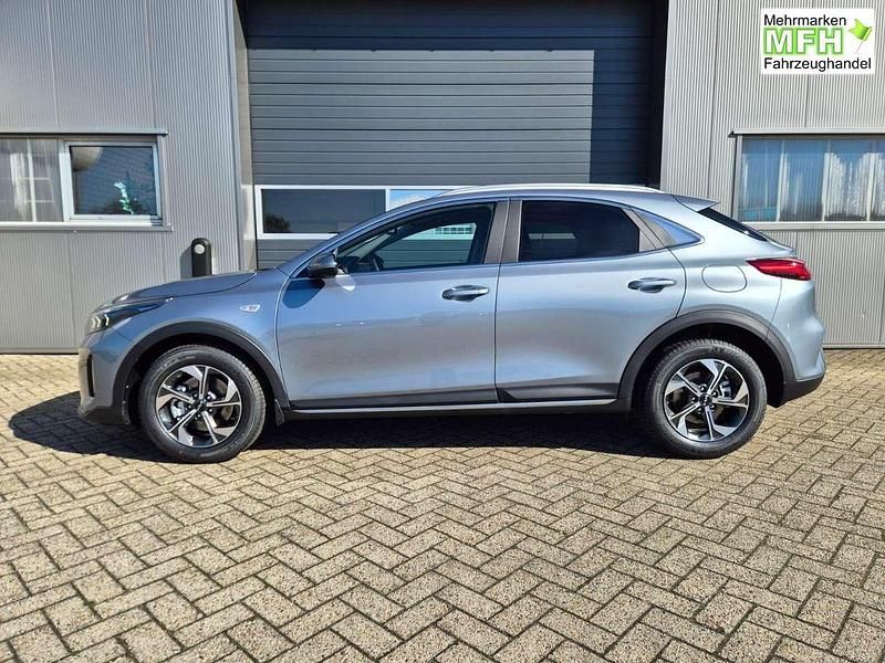 Neu Kia XCeed 150 PS (110 kW) 2026 Lunarsilber metallic SUV