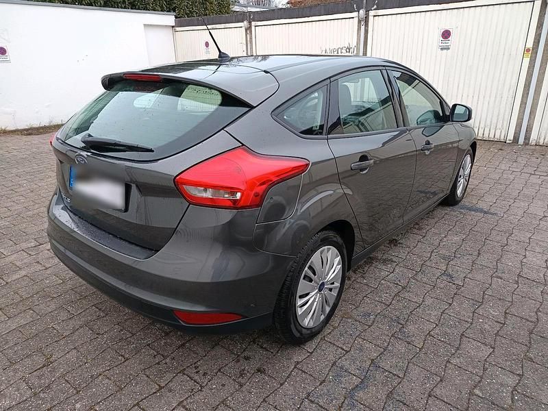 Gebraucht Ford Focus Trend 116 PS (85 kW) 2015 Limousine