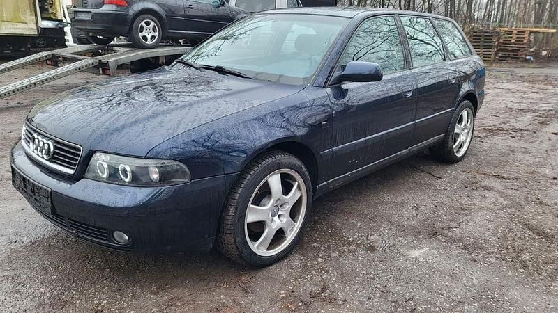 Blau Gebraucht 1999 Audi A4 Kombi | 799 € (Superpreis) - Bild 1/4