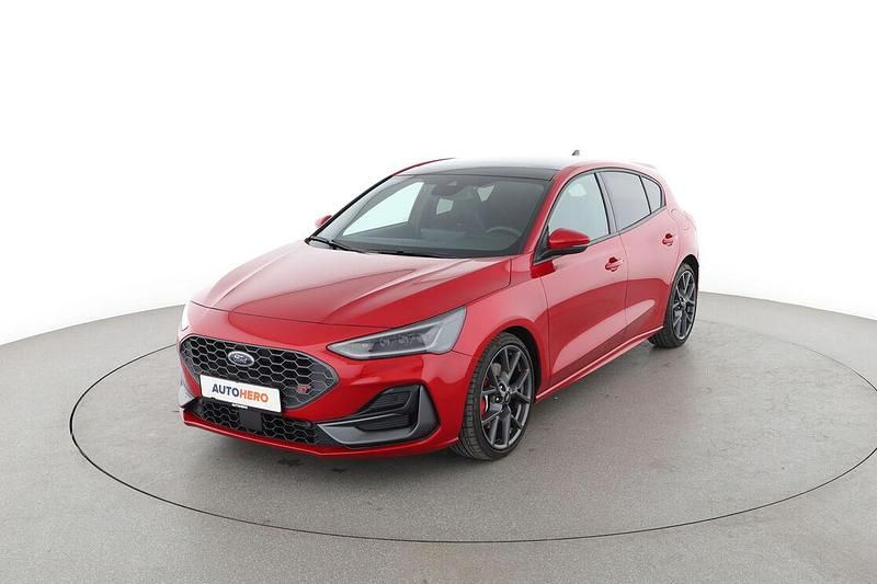 Rot Gebraucht 2024 Ford Focus ST Limousine | 32.400 € (Guter Preis) - Bild 1/3