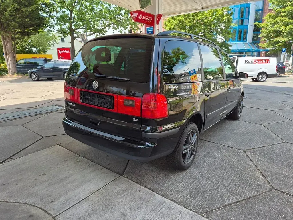 Gebraucht VW Sharan 116 PS (85 kW) 2002 Schwarz Van / Kleinbus