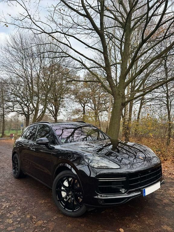 Gebraucht Porsche Cayenne Turbo Chrono 549 PS (403 kW) 2018 Schwarz SUV