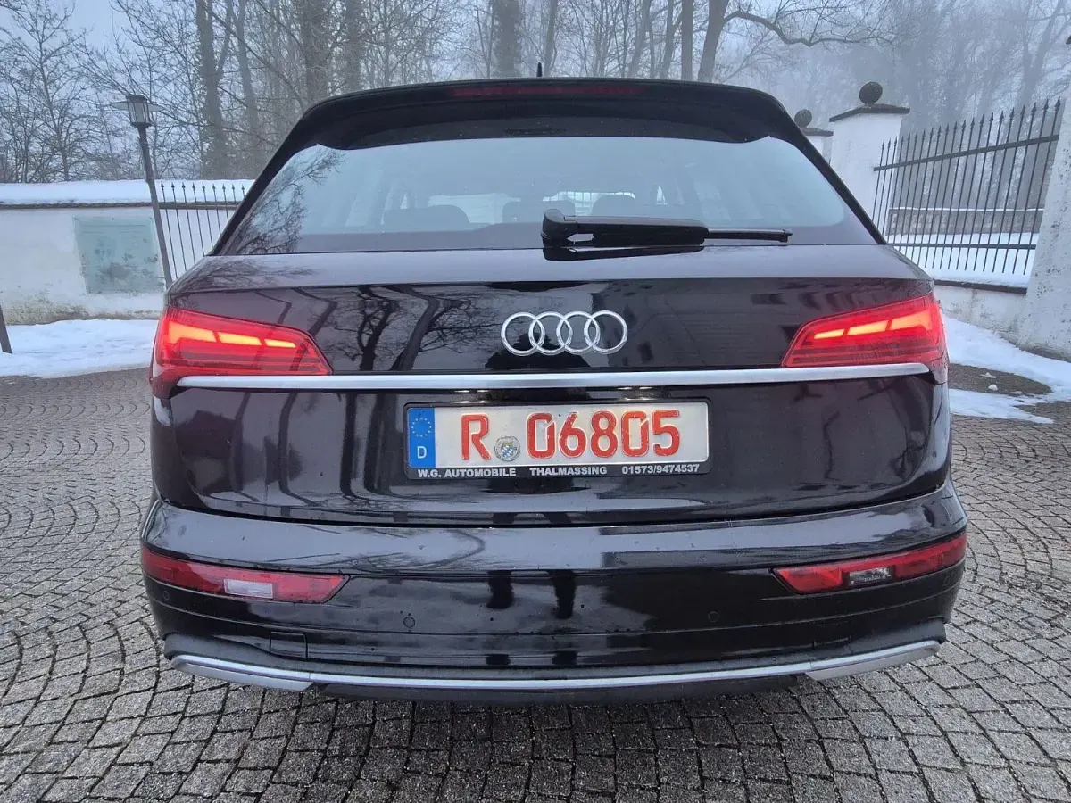 Second-hand Audi Q5 Basis 204 CP (150 kW) 2025 Negru SUV