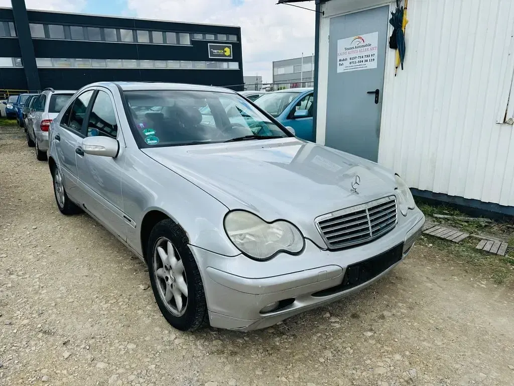 Gebraucht Mercedes C180 Avantgarde 129 PS (94 kW) 2001 Grau Limousine