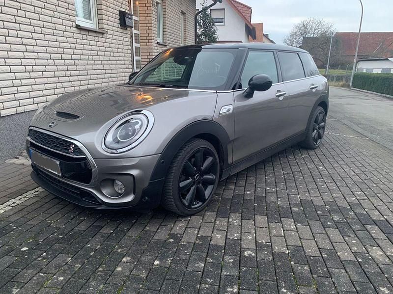 Grau Gebraucht 2019 Mini Cooper S Clubman Kombi | 19.500 € (Fairer Preis) - Bild 1/4