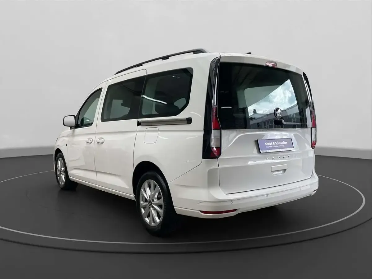 Gebraucht VW Caddy Maxi Life 122 PS (89 kW) 2023 Weiß Van / Kleinbus
