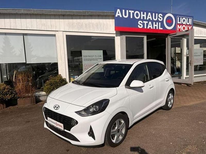 Polar white Gebraucht 2022 Hyundai i10 Edition 30 Kleinwagen | 12.750 € (Fairer Preis) - Bild 1/4