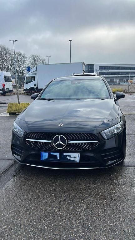 Gebraucht Mercedes A200 AMG 150 PS (110 kW) 2022 Schwarz Limousine