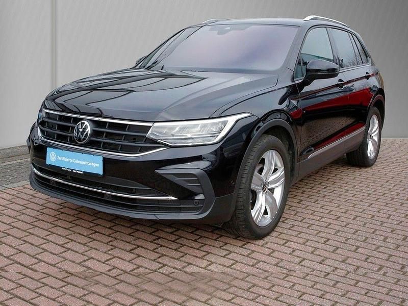 Gebraucht VW Tiguan Active 150 PS (110 kW) 2022 Deep black perleffekt SUV