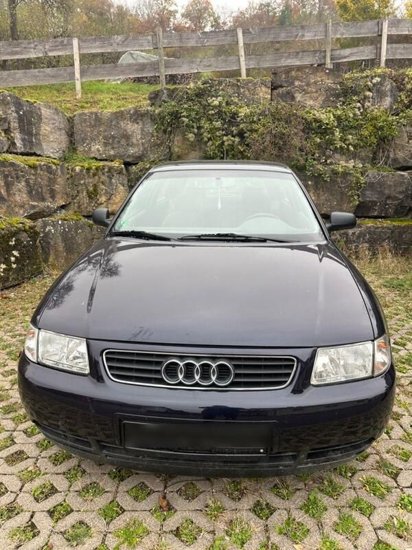 Blau Gebraucht 1998 Audi A3 Ambition Kleinwagen | 2.000 € (Fairer Preis) - Bild 1/4