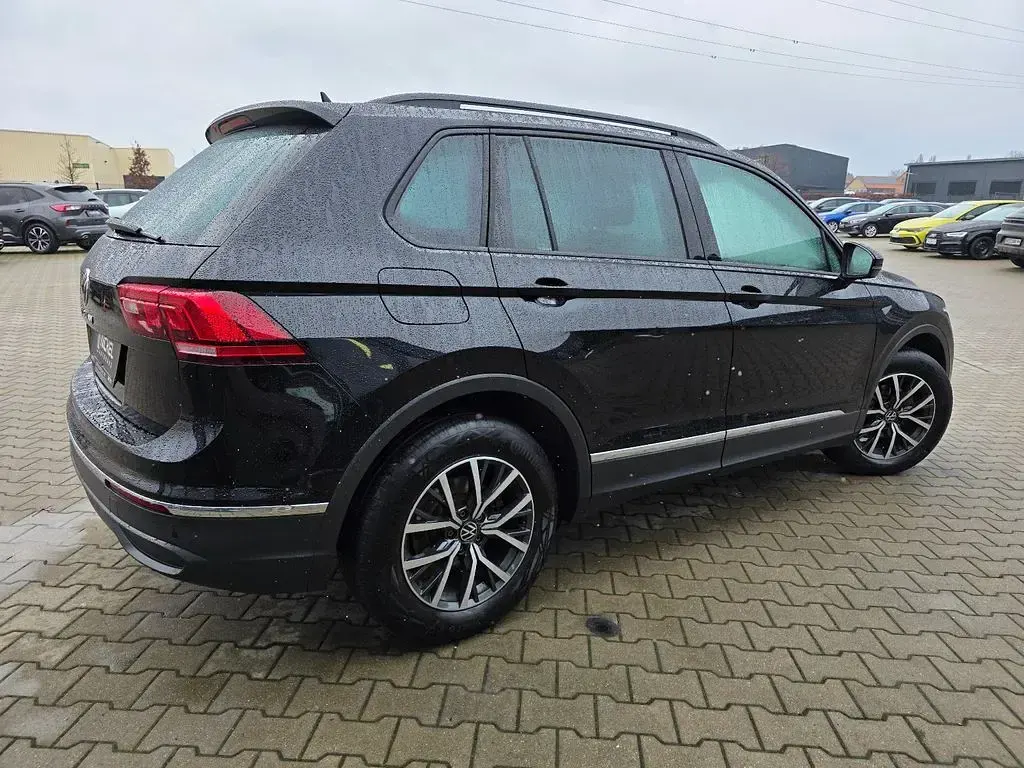 Gebraucht VW Tiguan Life 150 PS (110 kW) 2023 Schwarz SUV