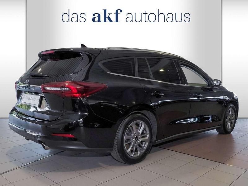 Gebraucht Ford Focus Titanium 116 PS (85 kW) 2025 Obsidianschwarz Kombi