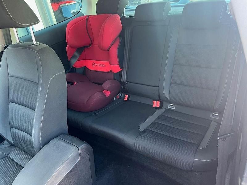 Gebraucht VW Golf VI 105 PS (77 kW) 2011 Rot Kleinwagen