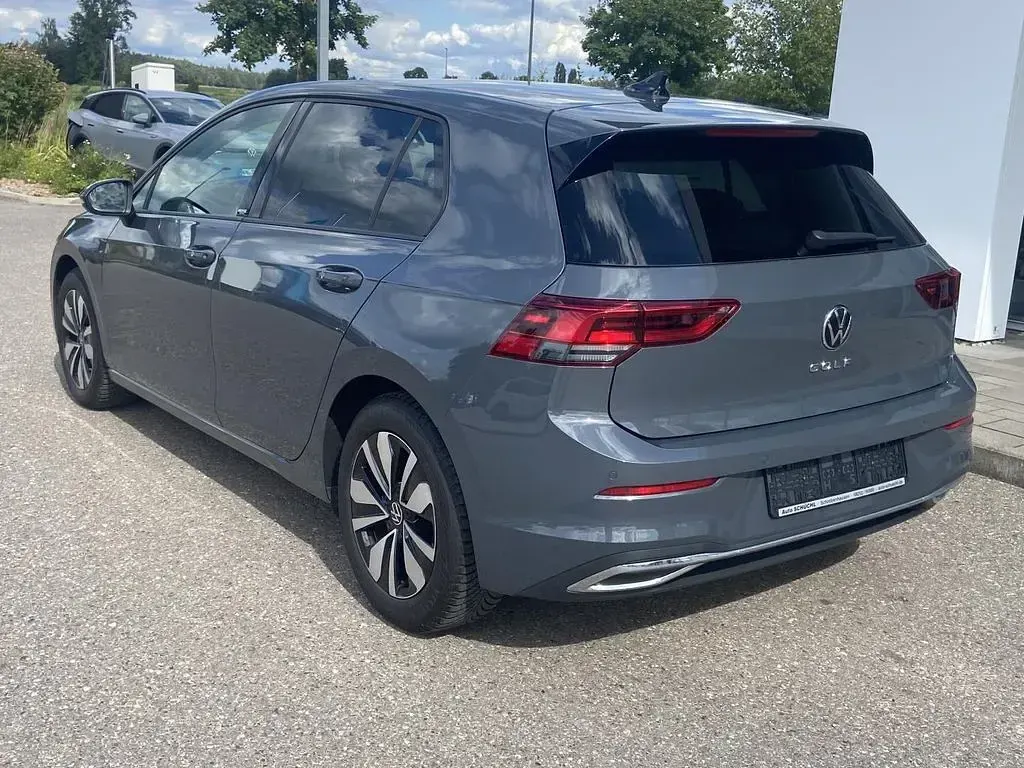 Gebraucht VW Golf VIII Active 150 PS (110 kW) 2023 Grau Limousine