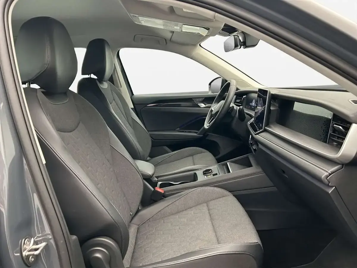 Gebraucht VW Tayron Life 193 PS (141 kW) 2025 Delfingrau metallic SUV