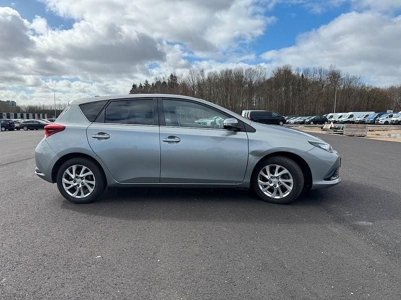 Gebraucht Toyota Auris Comfort 116 PS (85 kW) 2017 Grau Limousine