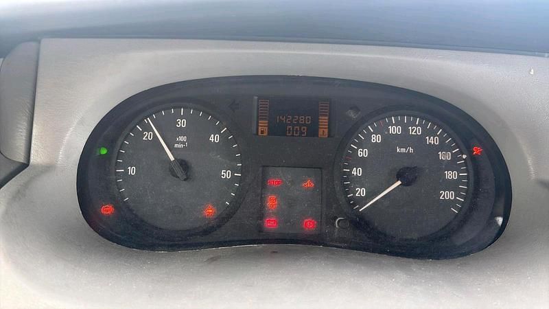 Gebraucht Opel Combo 90 PS (66 kW) 2002 Silber Van / Kleinbus