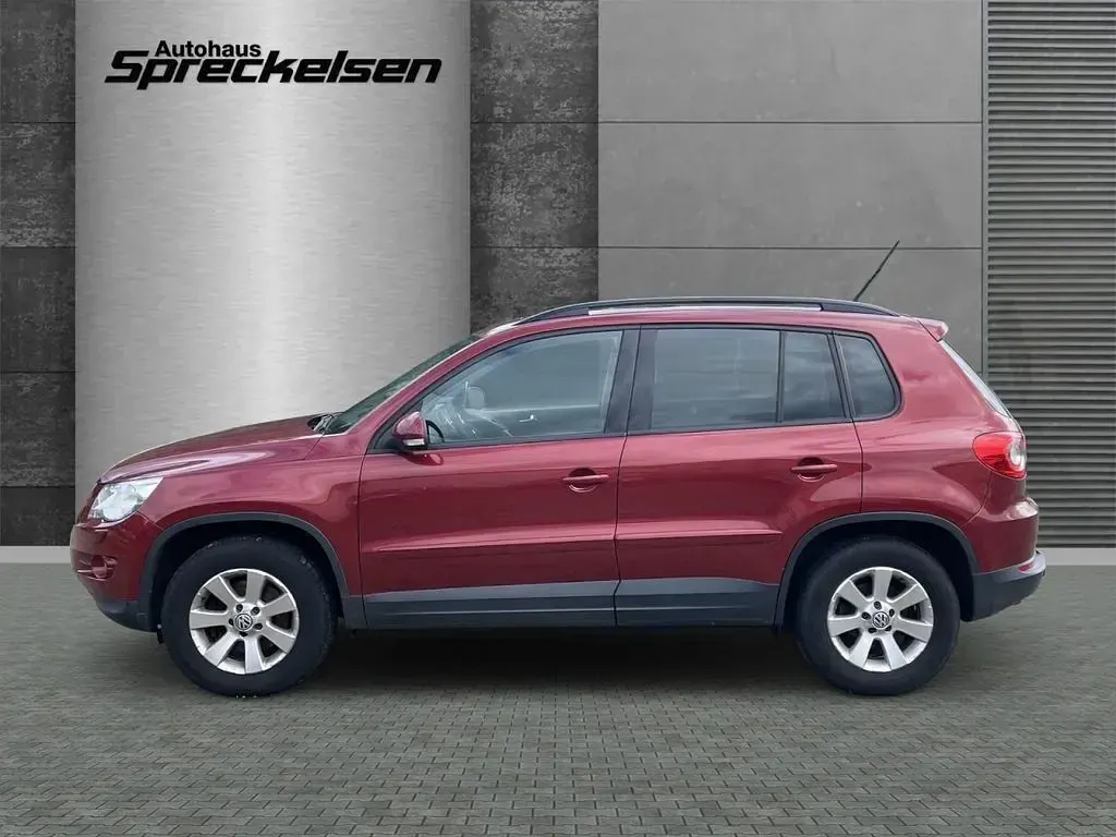 Gebraucht VW Tiguan Track & Field 140 PS (102 kW) 2009 Rot SUV