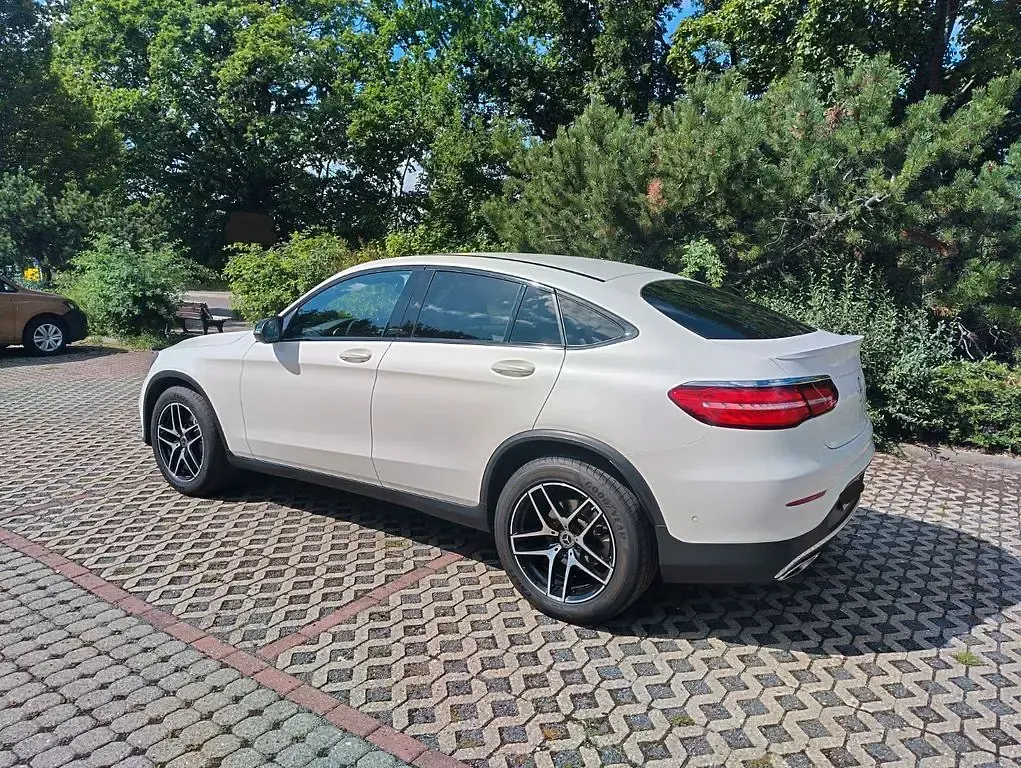 Gebraucht Mercedes GLC250 AMG line 211 PS (155 kW) 2017 Weiß SUV