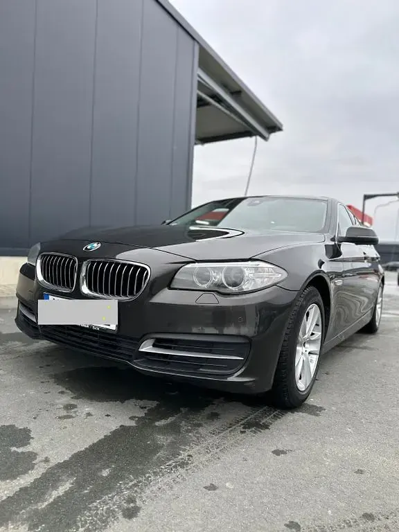 Gebraucht BMW 520 258 PS (189 kW) 2015 Schwarz Limousine