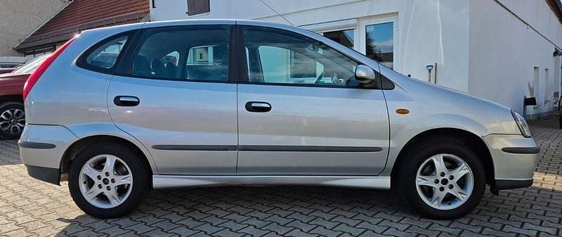 Gebraucht Nissan Almera Acenta+ 116 PS (85 kW) 2005 Silber Limousine