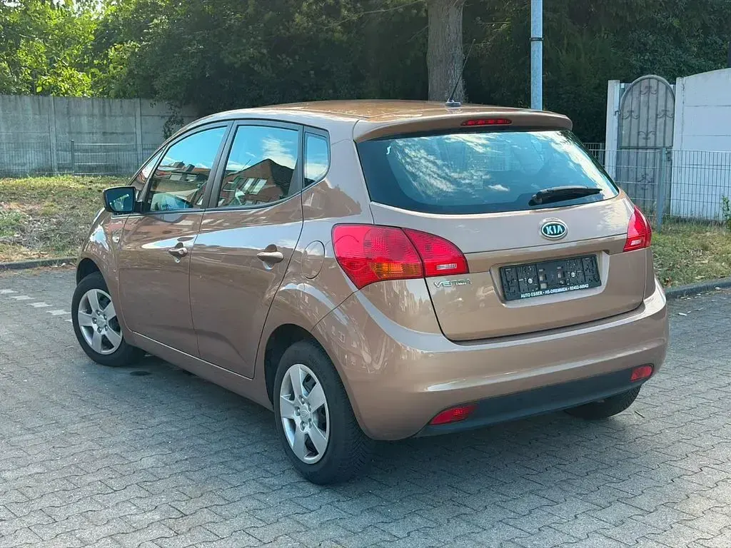 Gebraucht Kia Venga Vision 90 PS (66 kW) 2010 Gold Kleinwagen