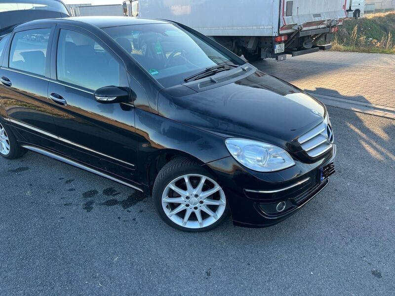 Gebraucht Mercedes B200 140 PS (102 kW) 2007 Schwarz Van / Kleinbus