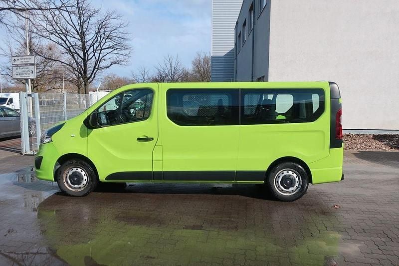 Gebraucht Opel Vivaro 95 PS (69 kW) 2018 Grün Van / Kleinbus