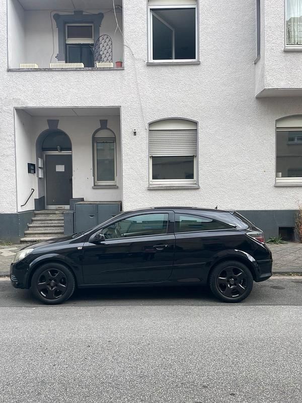 Schwarz Gebraucht 2009 Opel Astra GTC Kleinwagen | 1.600 € - Bild 1/4