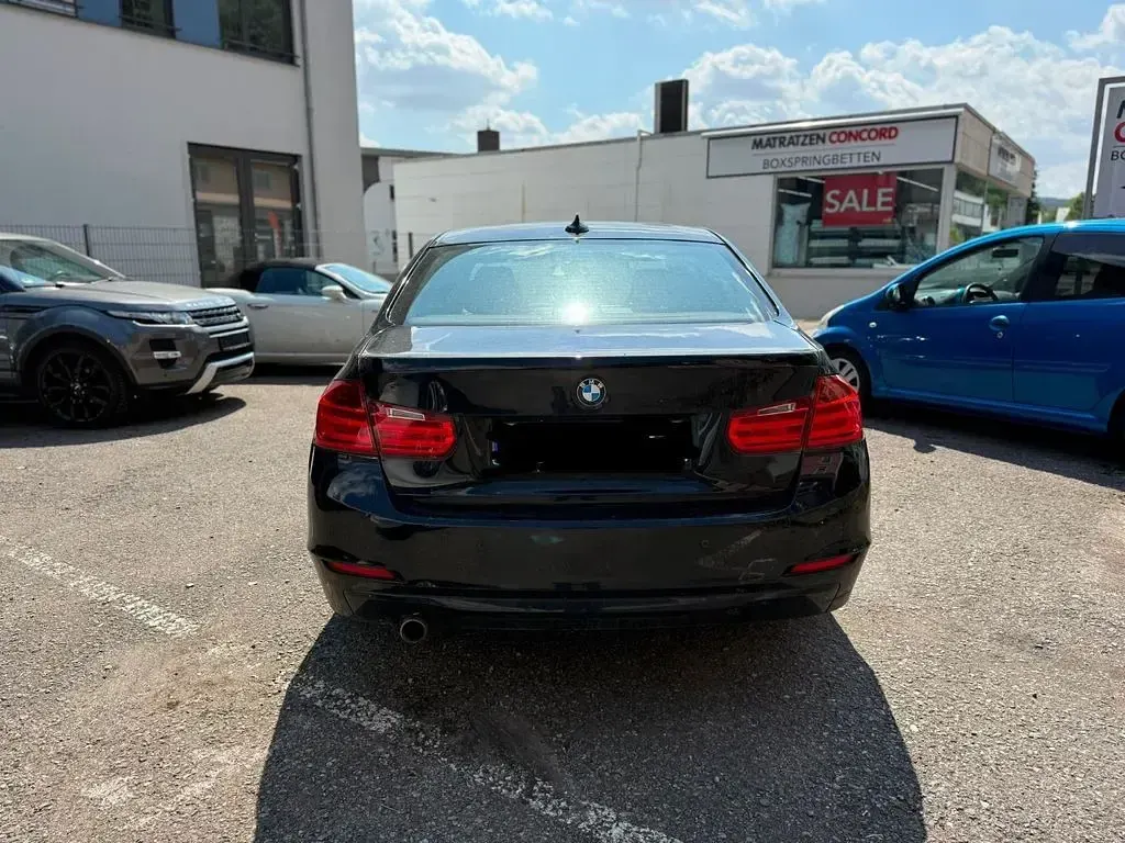 Gebraucht BMW 316 Sport Line 116 PS (85 kW) 2014 Schwarz Limousine