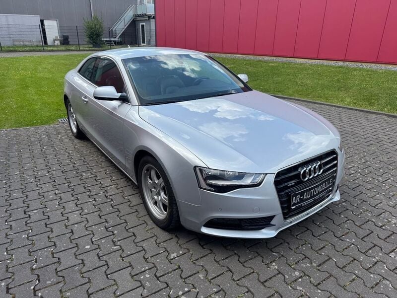 Eissilber metallic Gebraucht 2014 Audi A5 Performance Coupé | 13.900 € (Superpreis) - Bild 1/4