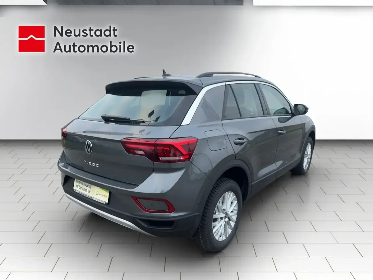 Gebraucht VW T-Roc Life 116 PS (85 kW) 2024 Grau SUV