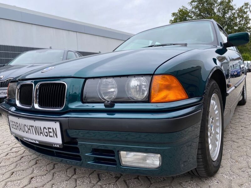 Grün Gebraucht 1995 BMW 325 Coupé | 15.999 € - Bild 1/4