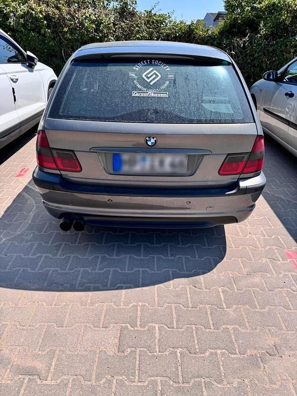 Gebraucht BMW 320 150 PS (110 kW) 2002 Grau Kombi