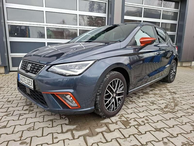 Grau Gebraucht 2019 Seat Ibiza Beats Limousine | 12.950 € (Fairer Preis) - Bild 1/4