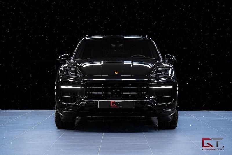 Second-hand Porsche Cayenne 470 CP (345 kW) 2025 Negru SUV