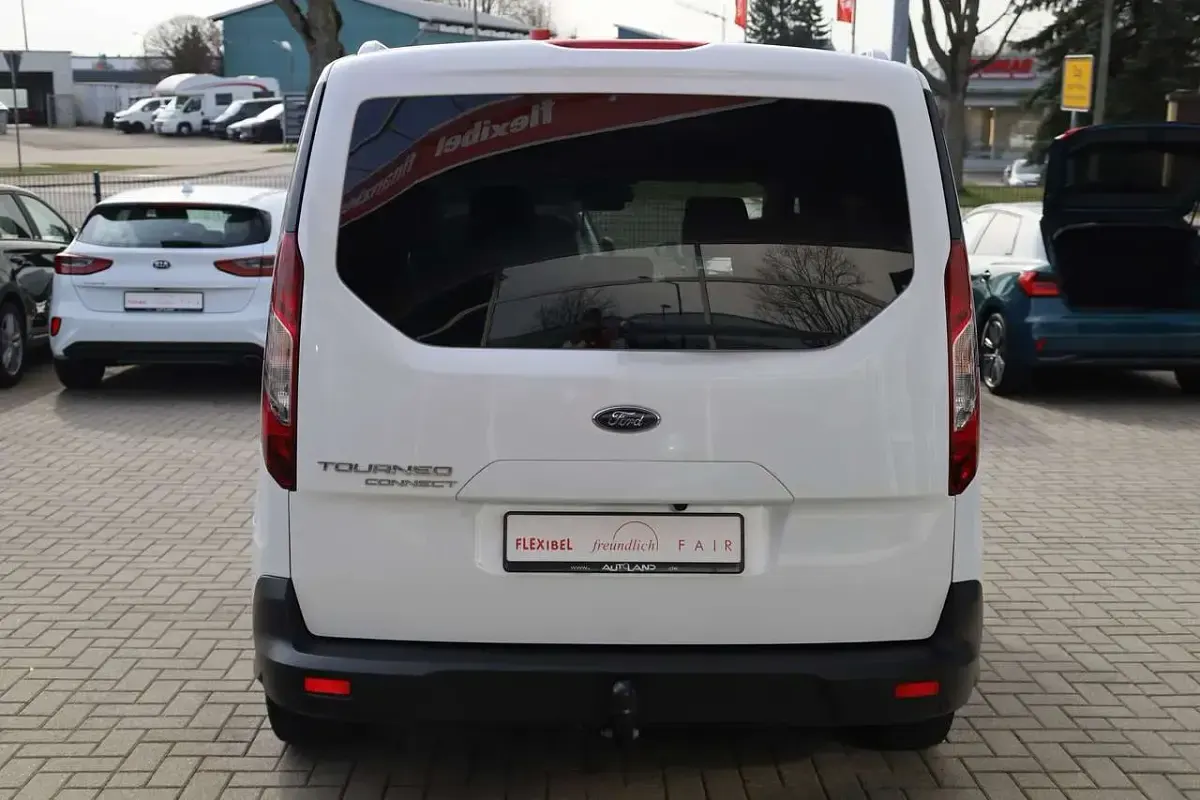 Gebraucht Ford Tourneo Connect 120 PS (88 kW) 2022 Frostweiß Van / Kleinbus