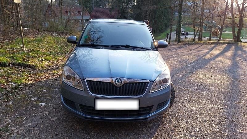 Gebraucht Skoda Fabia 105 PS (77 kW) 2011 Blau Kleinwagen