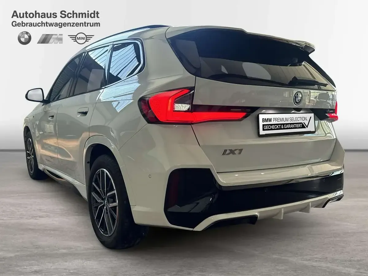 Gebraucht BMW iX1 M Sport 150 kW (204 PS) 2024 Alpinweiß uni SUV