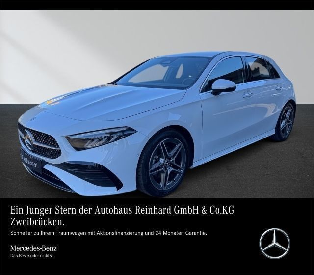 Weiß Gebraucht 2023 Mercedes A200 Premium Limousine | 33.850 € (Fairer Preis) - Bild 1/4