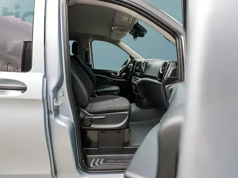 Gebraucht Mercedes e-Vito 85 kW (116 PS) 2024 Silber Van