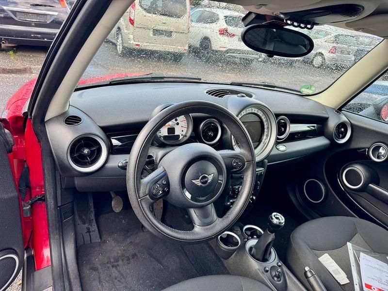 Gebraucht Mini ONE 75 PS (55 kW) 2012 Rot Kleinwagen
