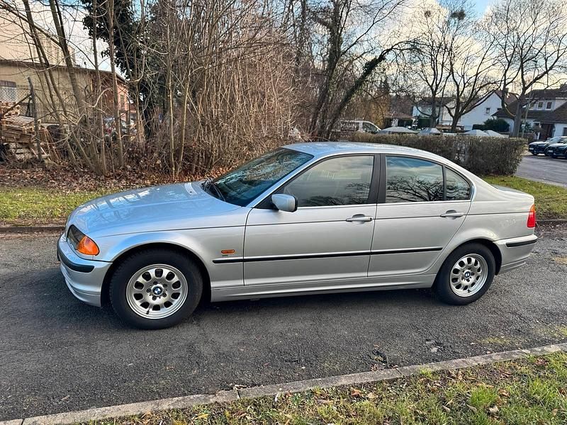 Silber Gebraucht 1998 BMW 320 Limousine | 3.600 € (Fairer Preis) - Bild 1/4