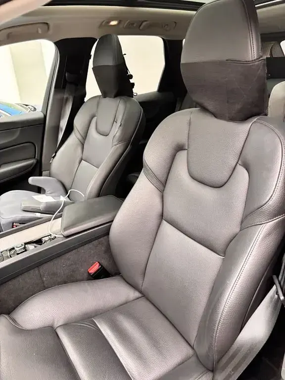 Gebraucht Volvo XC60 Ultimate 197 PS (144 kW) 2023 Blau SUV